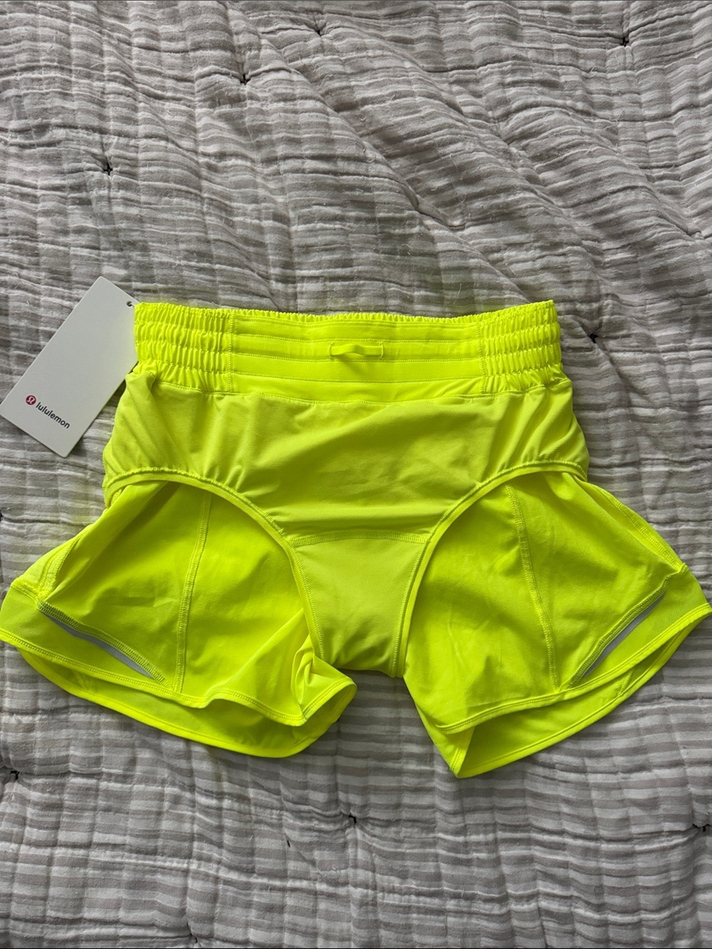 Lululemon Hotty Hot 4” Size 6 - Picture 3 of 4